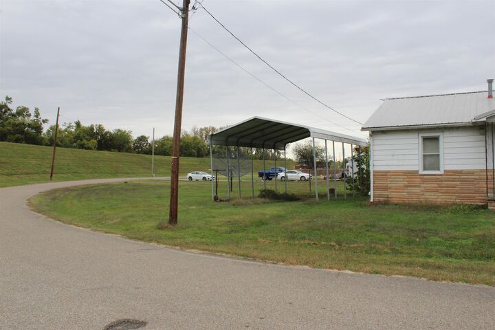 Property Photo:  225 Young Street  KY 42461