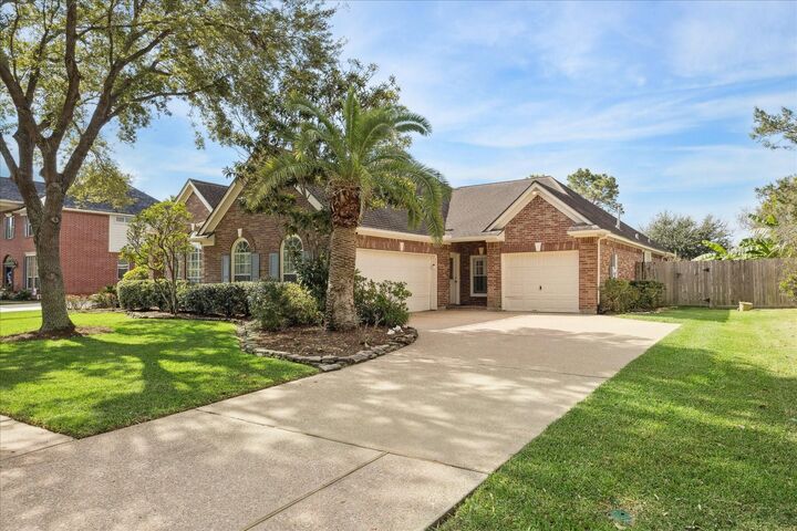 Property Photo:  1804 Sandy Lake Drive  TX 77546 