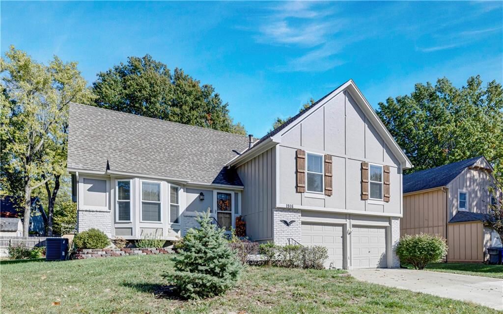 Property Photo: 1916 E 144 Terrace KS 66062