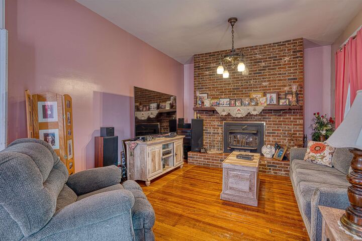 Property Photo:  1028 N 3rd Avenue  IN 47710