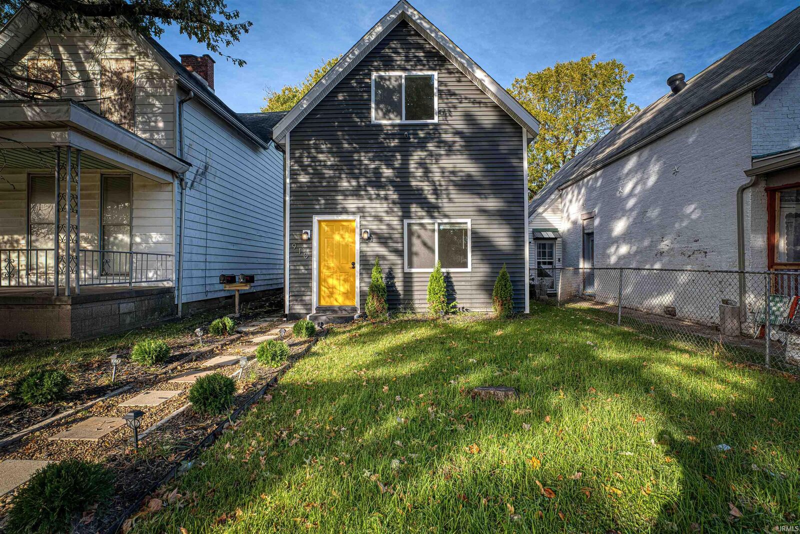 Property Photo:  910 Harriet Street  IN 47710
