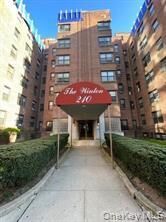 Property Photo:  210 Martine Avenue 2M  NY 10601 