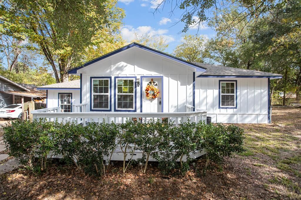 Property Photo:  609 Calvin  TX 75904 