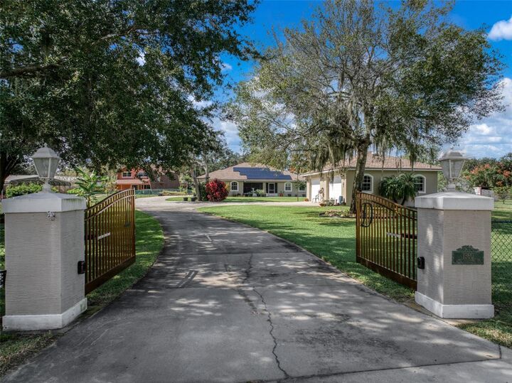 Property Photo:  1360 Lake Josephine Drive  FL 33875