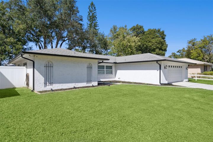 Property Photo:  615 Aldama Court  FL 34761 