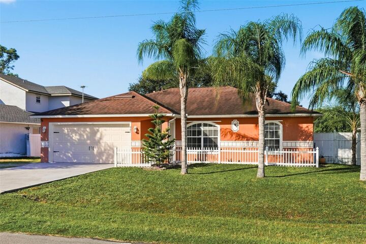 Property Photo:  904 San Carlos Way  FL 34758 