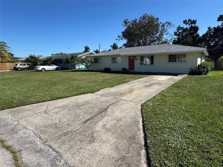Property Photo:  6907 11th Avenue NW  FL 34209