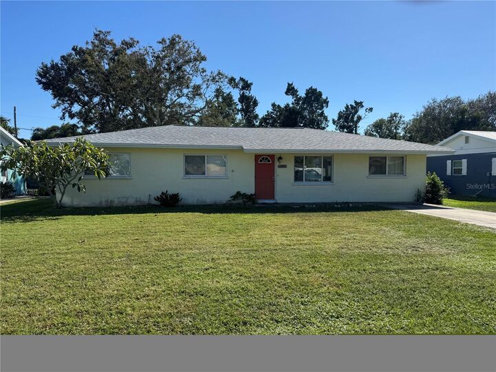 Property Photo: 6907 11th Avenue NW FL 34209