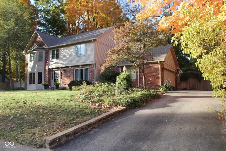 Property Photo:  102 Glasgow Lane  IN 46060