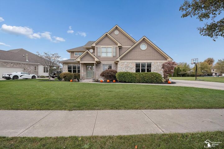 Property Photo:  8439 Eagle Pointe Drive  MI 48166