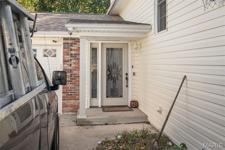 Property Photo:  502 Hunter Chaise Drive  MO 63385