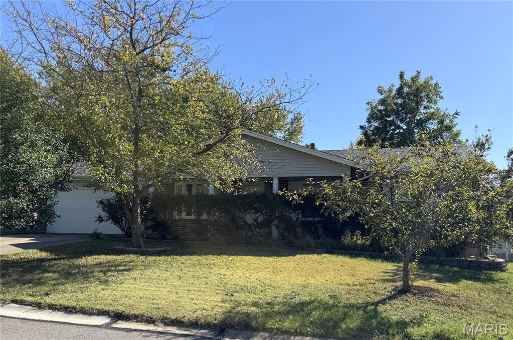 Property Photo:  4035 Manhattan Avenue  MO 63376