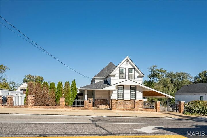 437 Hoffmeister Avenue  St Louis MO 63125 photo