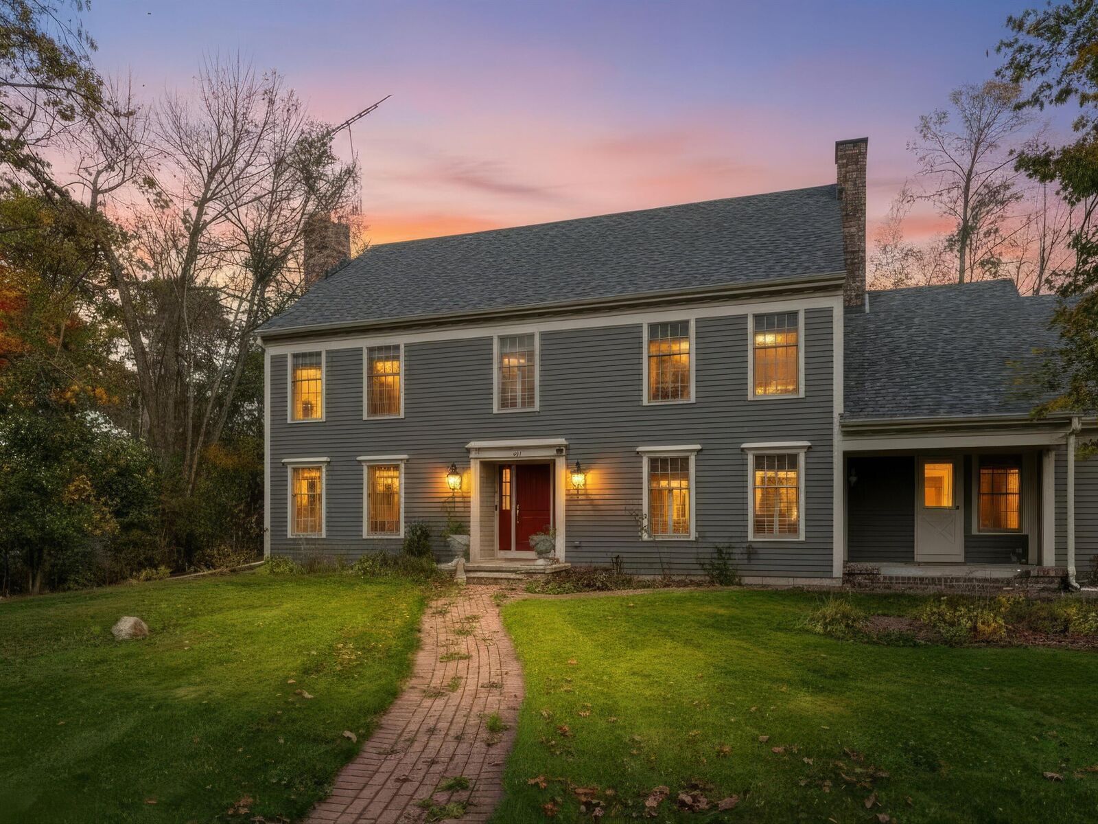 Property Photo:  1127 Tanglewood Rd  WI 54220