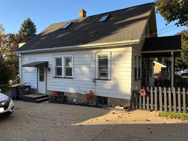 Property Photo:  1462 Cleveland Ave  WI 53186