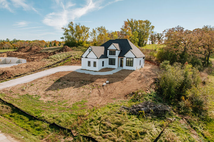Property Photo:  2417 Troy Hill Ct  WI 53120
