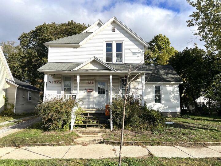 137 E 15th Street  Holland MI 49423 photo