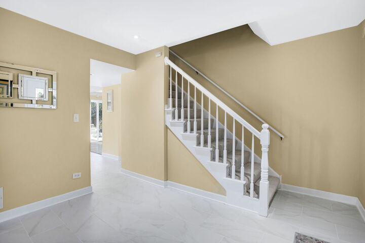 Property Photo:  754 Huntington Drive  IL 60188