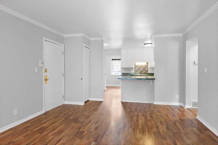 1962 Tall Oaks Drive 1B  Aurora IL 60505 photo