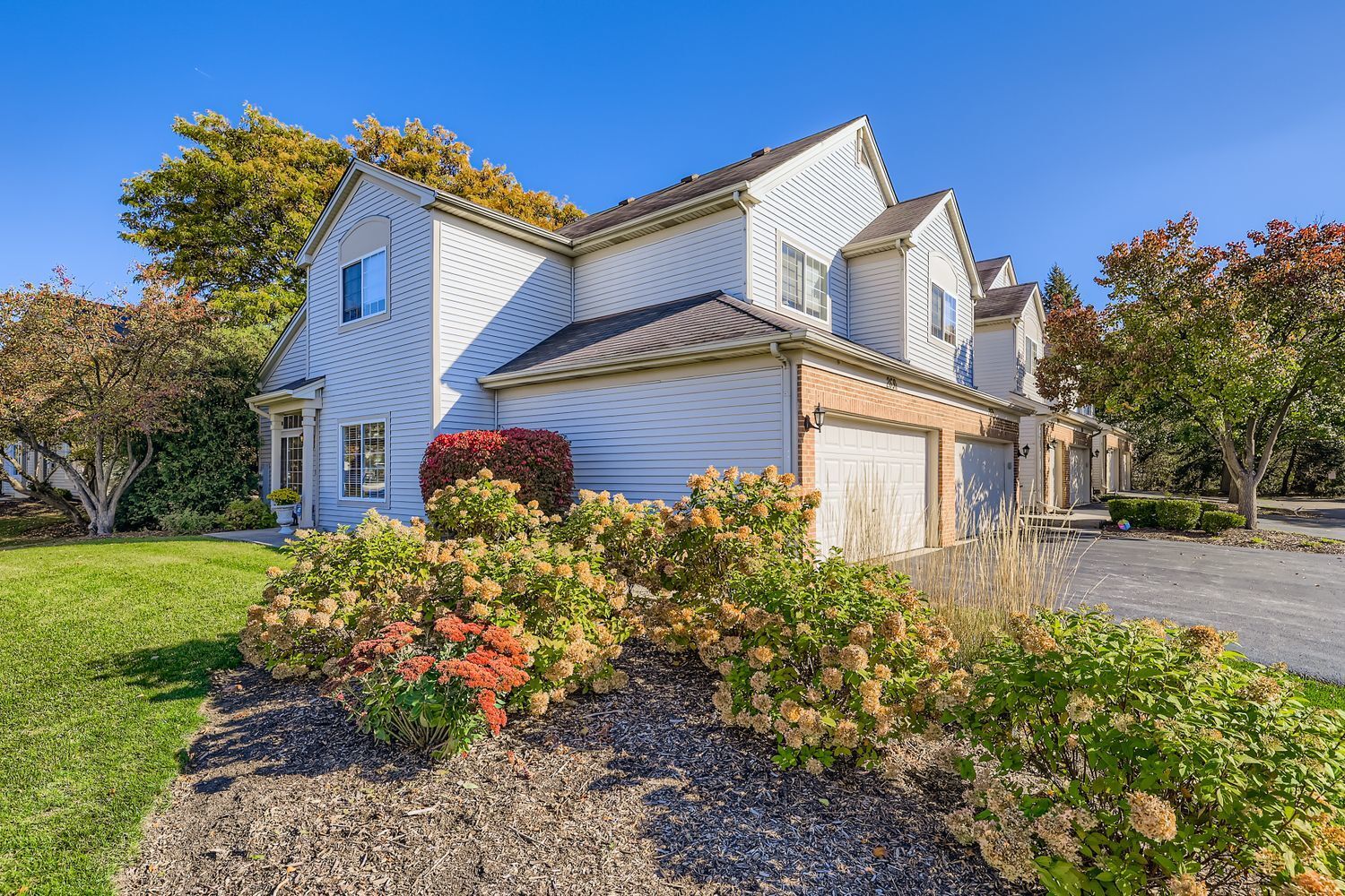 Property Photo:  269 Nicole Drive A  IL 60177