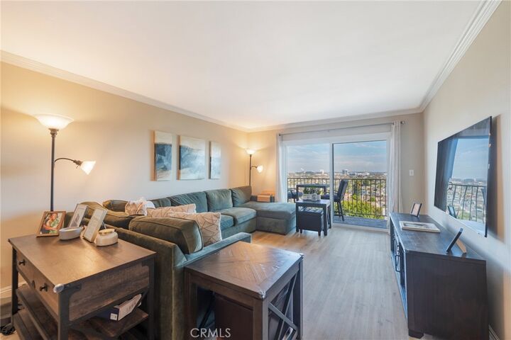 Property Photo:  1108 Camino Real 407  CA 90277 