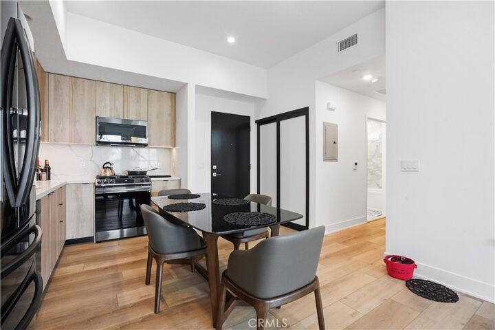 Property Photo:  178 S Euclid Avenue 412  CA 91101