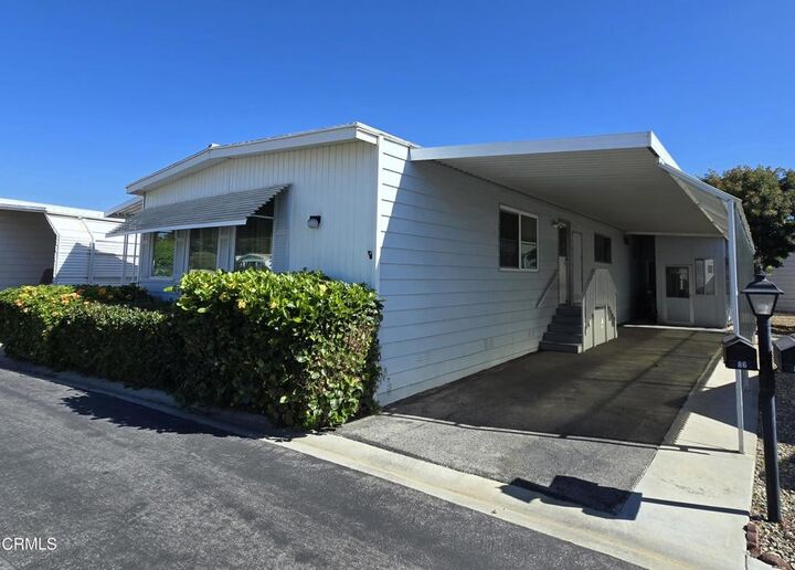Property Photo:  86 Pansy Place 86  CA 93004
