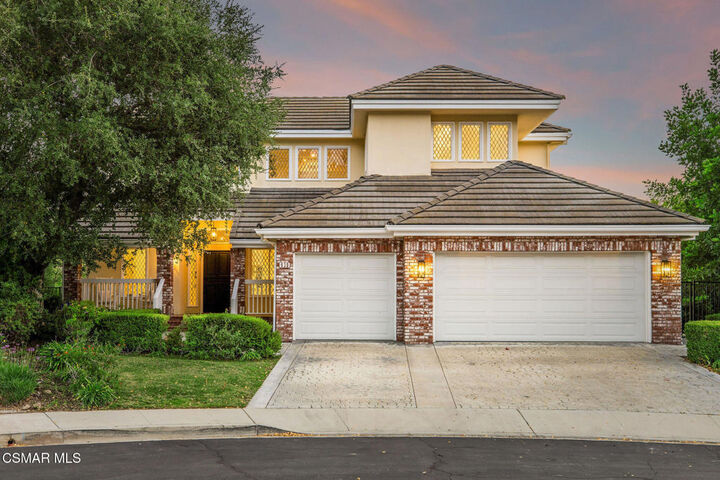 Property Photo:  930 Ravensbury Street  CA 91361