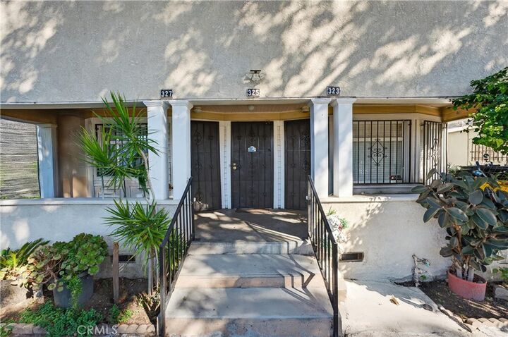 Property Photo: 323 W 60th CA 90003
