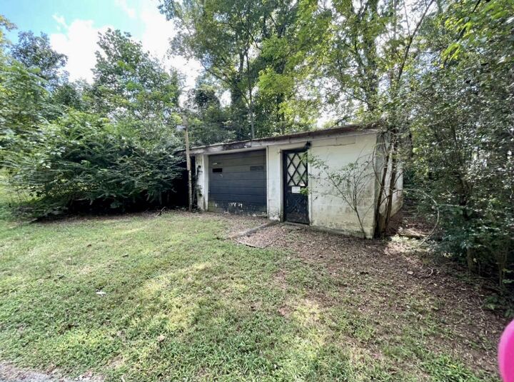Property Photo: 1623 Industrial Loop Rd TN 38478