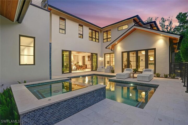 Property Photo: 349 2nd Avenue N FL 34102