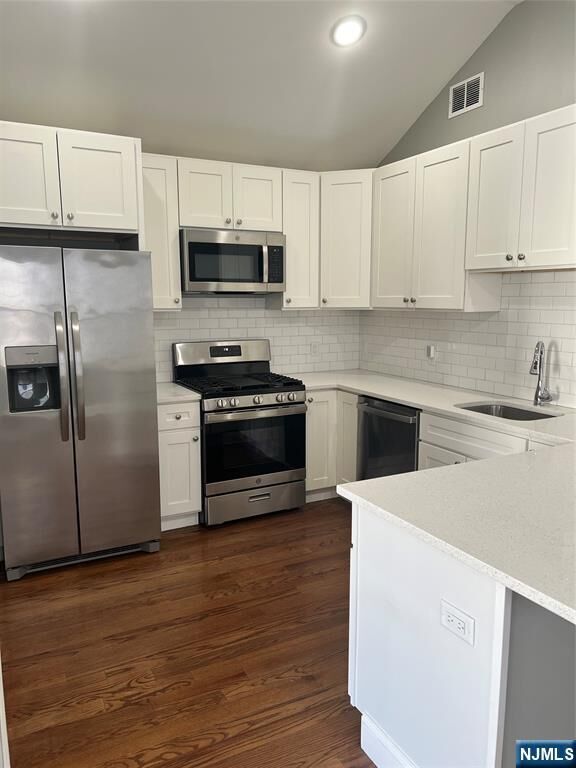 Property Photo:  421 William Street 2  NJ 07029 