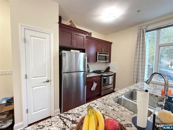 Property Photo:  615 Palisade Avenue 1  NJ 07010