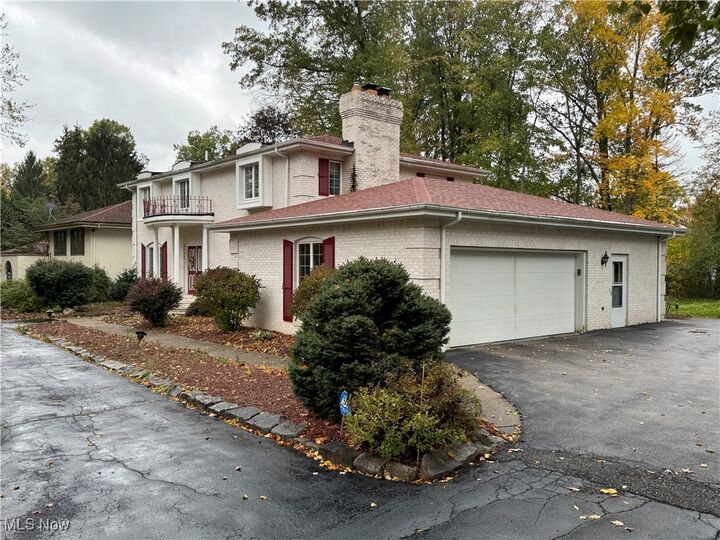 Property Photo:  5594 Engleton Lane  OH 44420