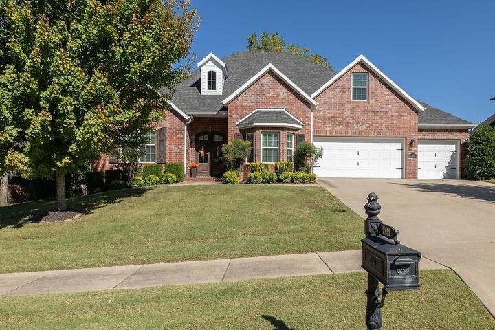 2852 E Stone Mountain Drive  Fayetteville AR 72701 photo