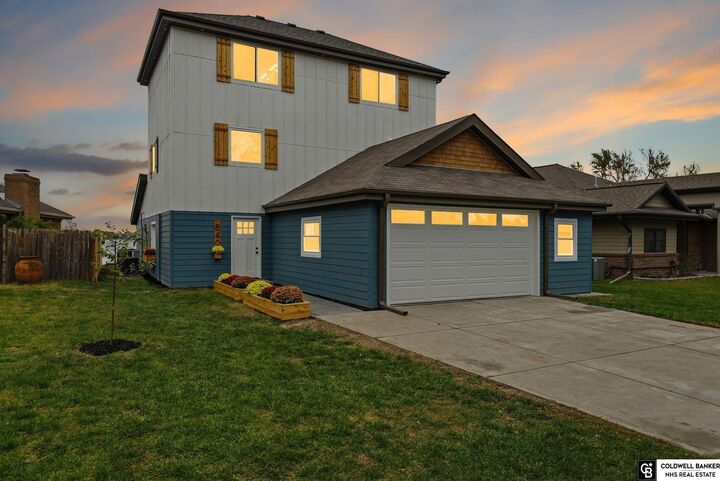 Property Photo:  840 Lakeshore Drive  NE 68528 