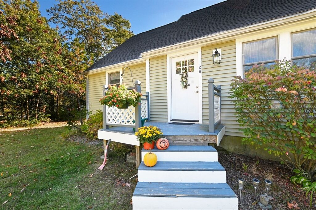 Property Photo:  28 Plum Hollow Rd  MA 02536 
