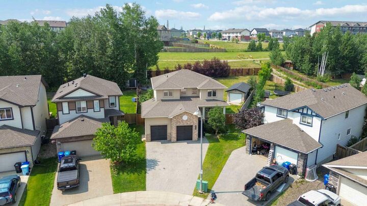 Photo de la propriété:  172 Gravelstone Way  AB T9K 0S9