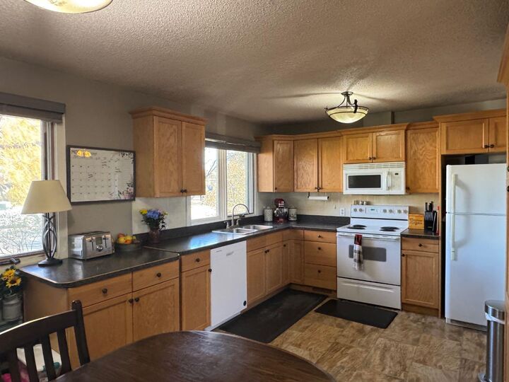Property Photo:  10417 117 Street  AB T0H 1L0 