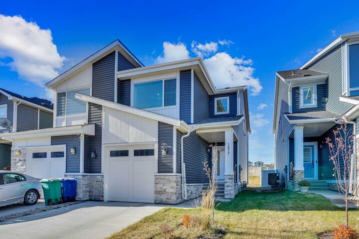 1517 Bayview Point SW  Airdrie AB T4B 5K1 photo