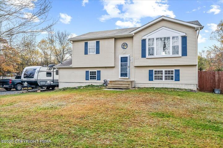 Property Photo:  204 Center Drive  PA 18610