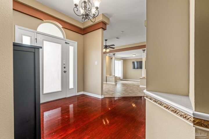 Property Photo:  2125 Foxford St  FL 32533 