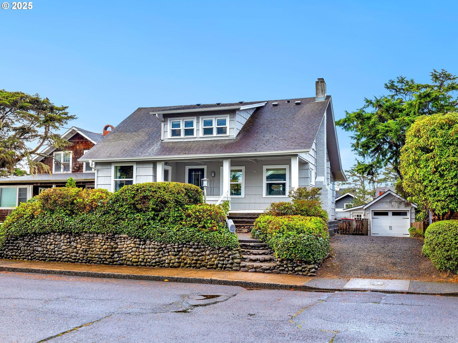 Property Photo: 780 S Columbia St OR 97138