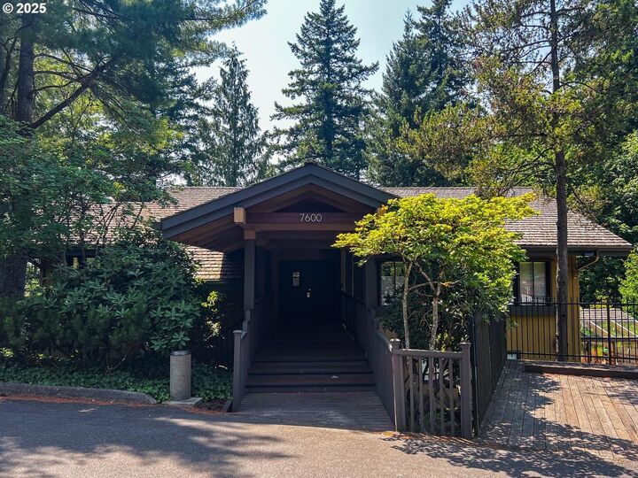 Property Photo:  7718 SW Barnes Rd A  OR 97225