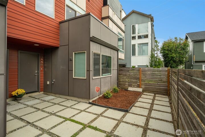 2311 N 113th Place B  Seattle WA 98133 photo