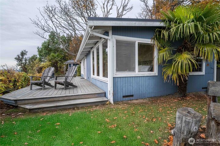 Property Photo:  24 J  View Place  WA 98206