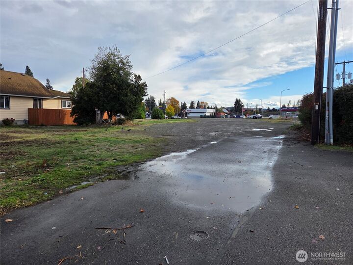 Property Photo:  225  Auburn Way S  WA 98002