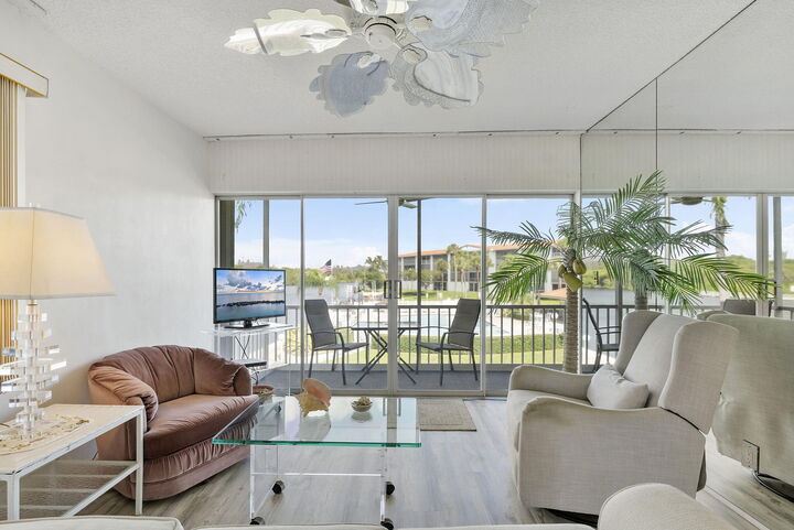 Property Photo:  101 NE 19th Avenue 228  FL 33441