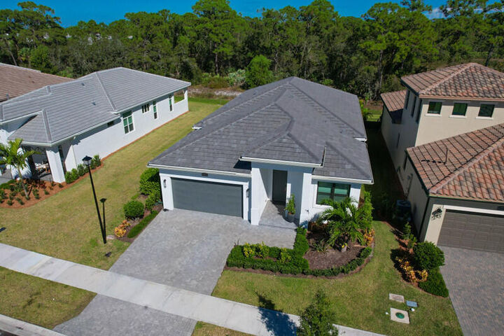 Property Photo:  2729 SE Ashfield Drive  FL 34984