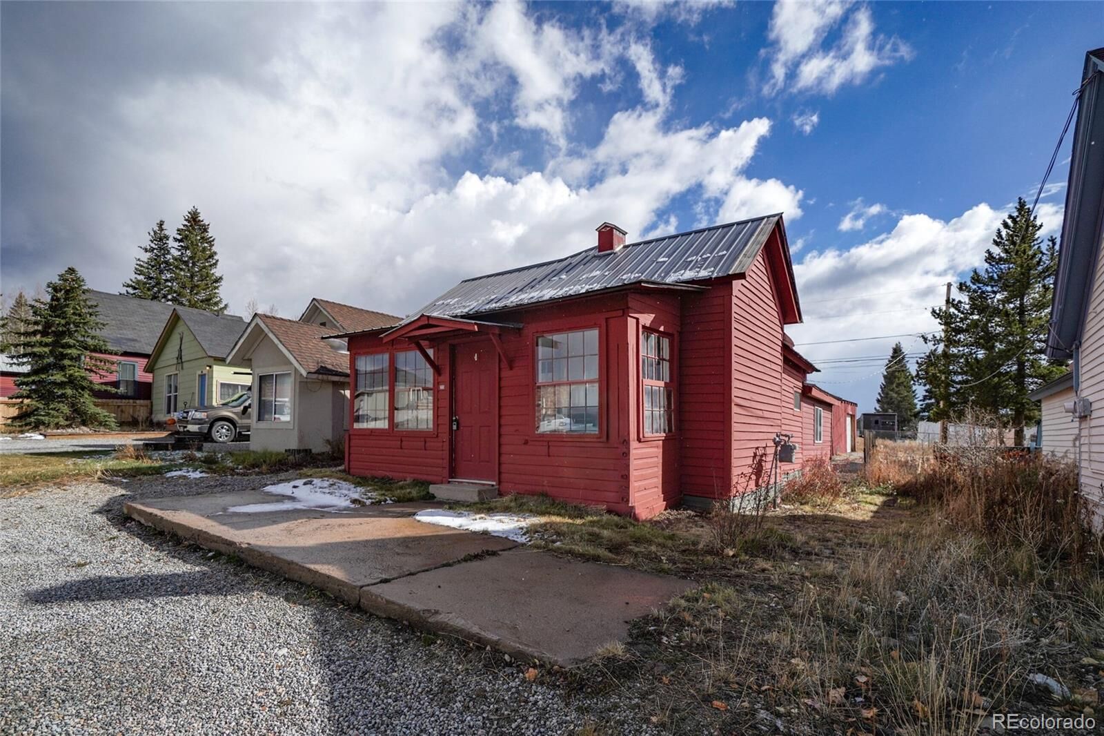 Property Photo:  205 E 11th Street  CO 80461